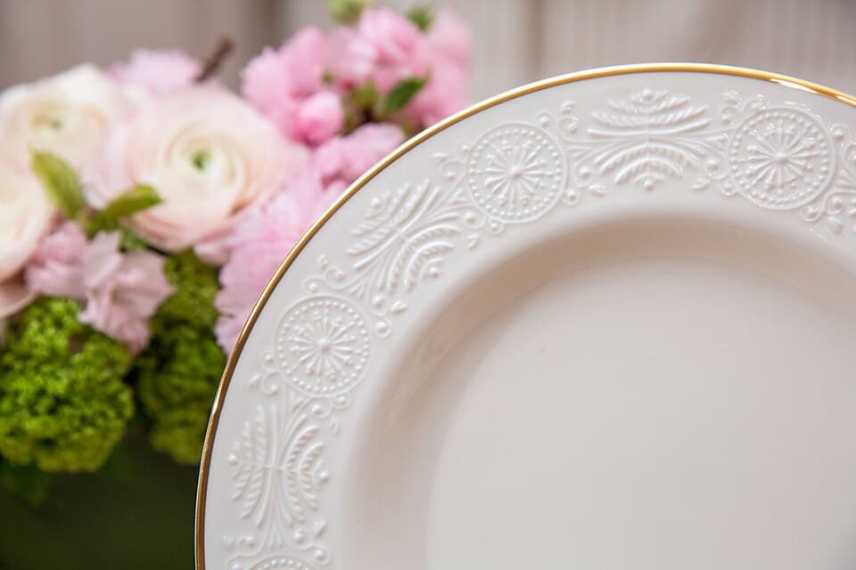 Porcelain dinner plates (6 pcs)