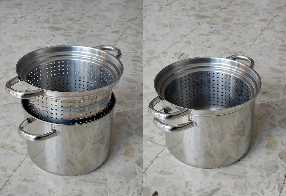 Stainless steel colander