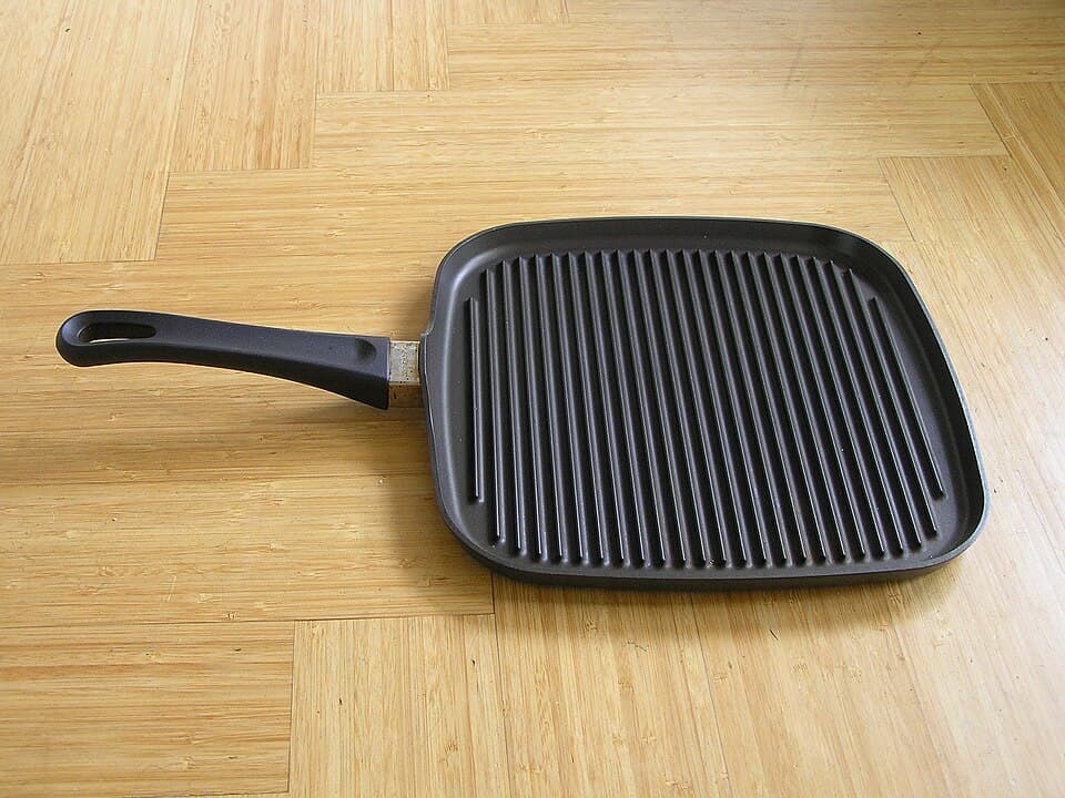 Cast iron grill pan