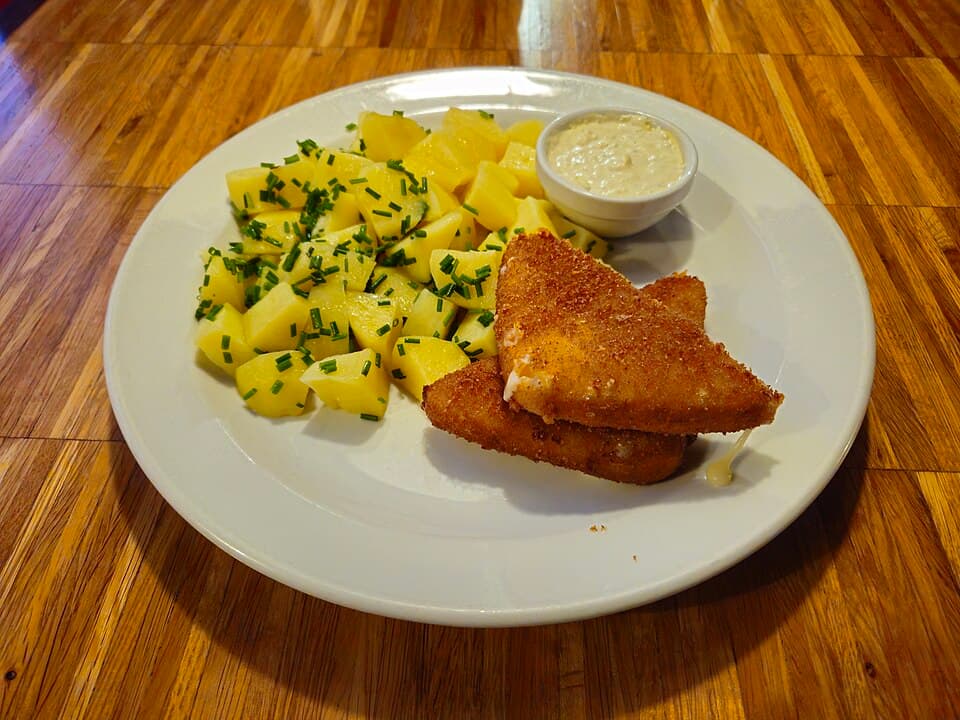 Fried breaded cheese (Smažený sýr)