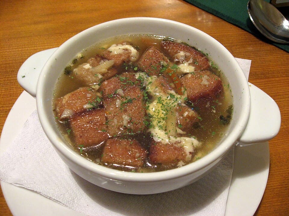 Garlic soup (Česnečka)