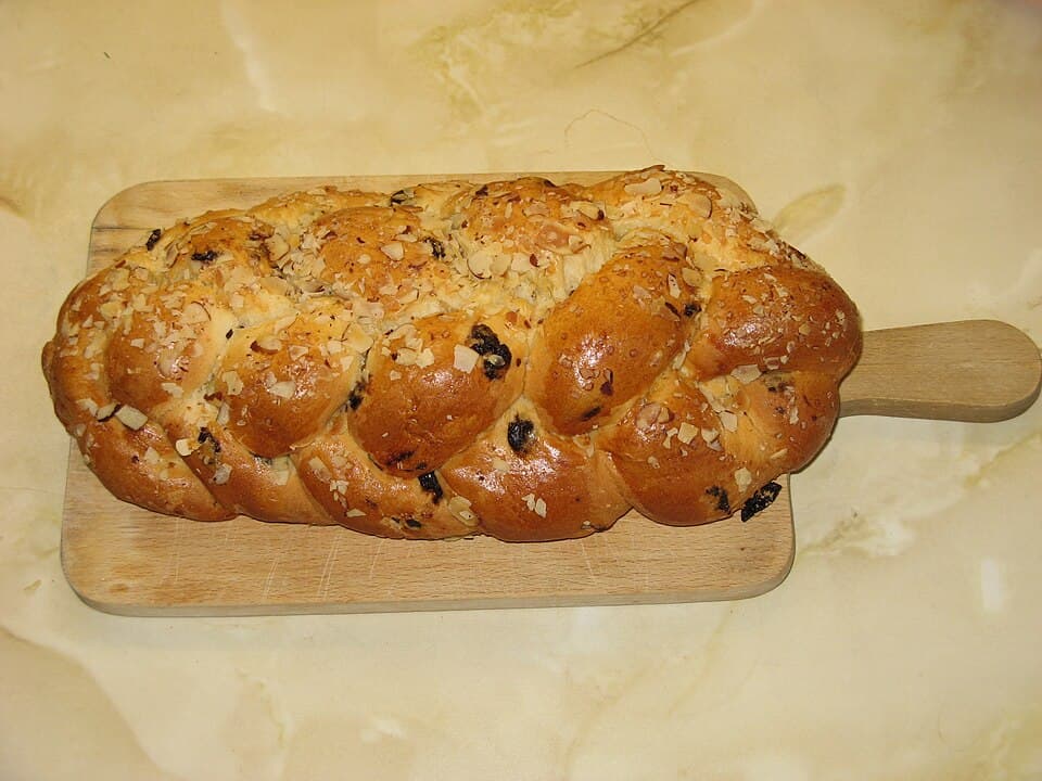 Vánočka (braided sweet Christmas bread)